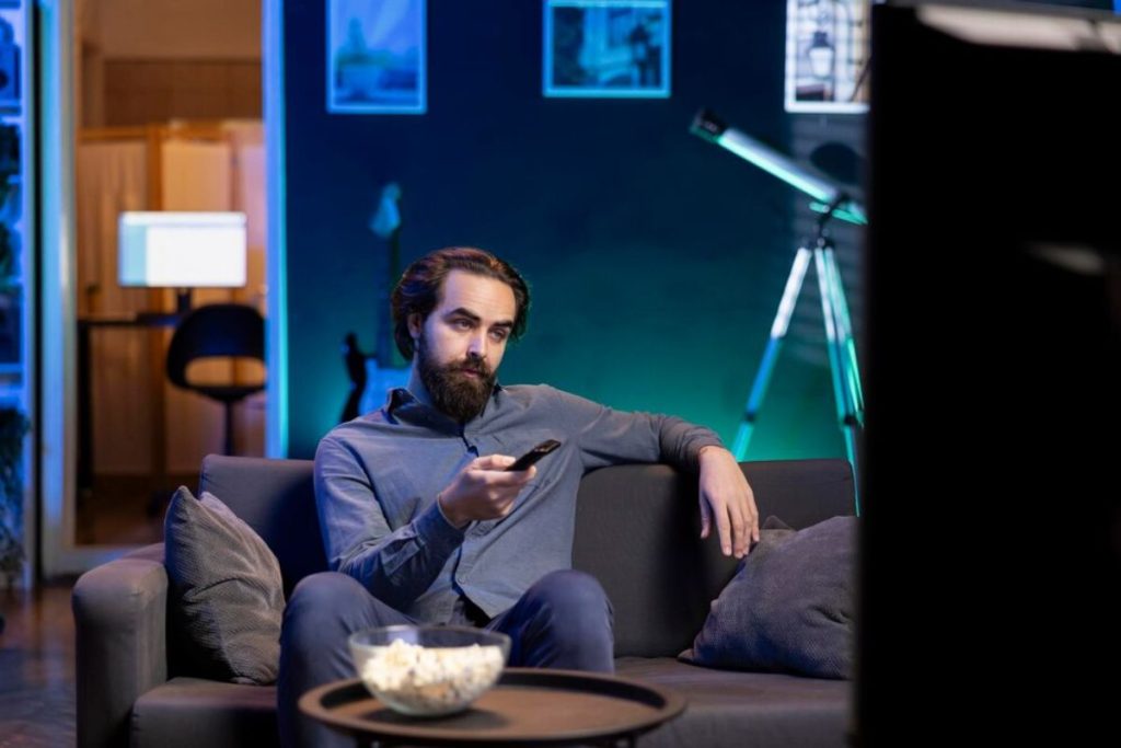 IPTV Dubai subscription promo with channels & pricing.