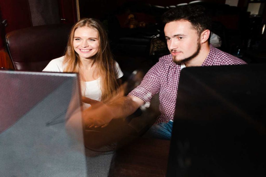 Chart showing top IPTV providers in Dubai 2025.