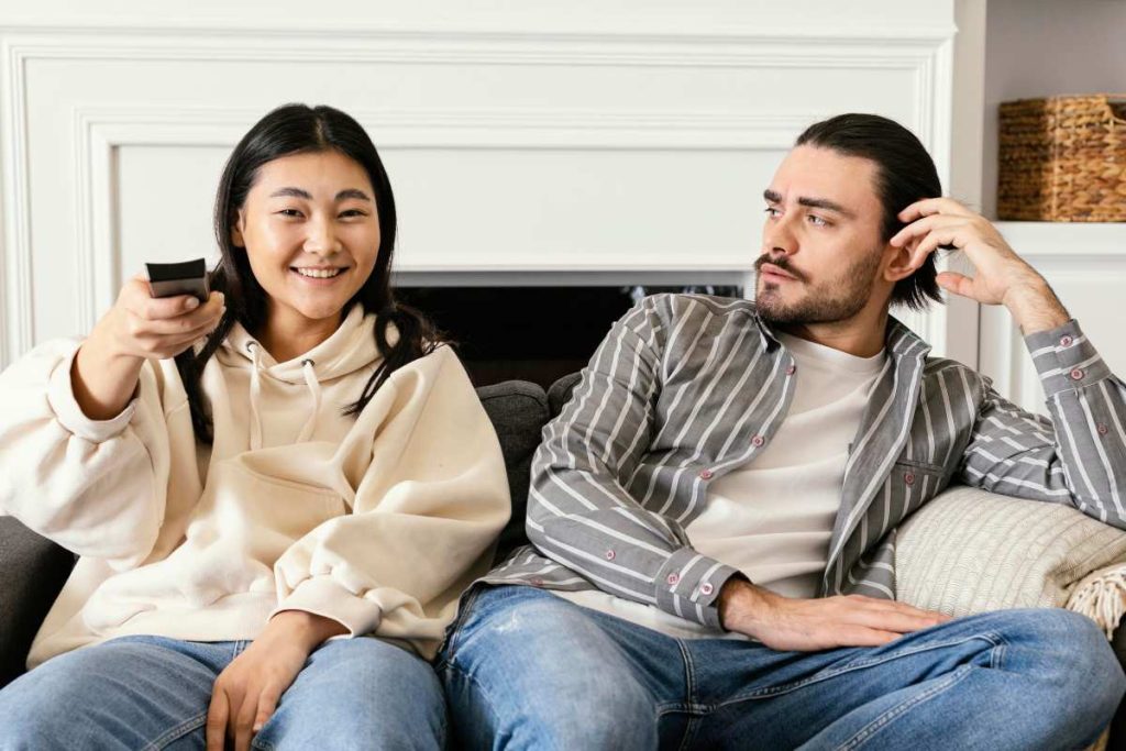 Smart TV streaming IPTV channels in Dubai living room