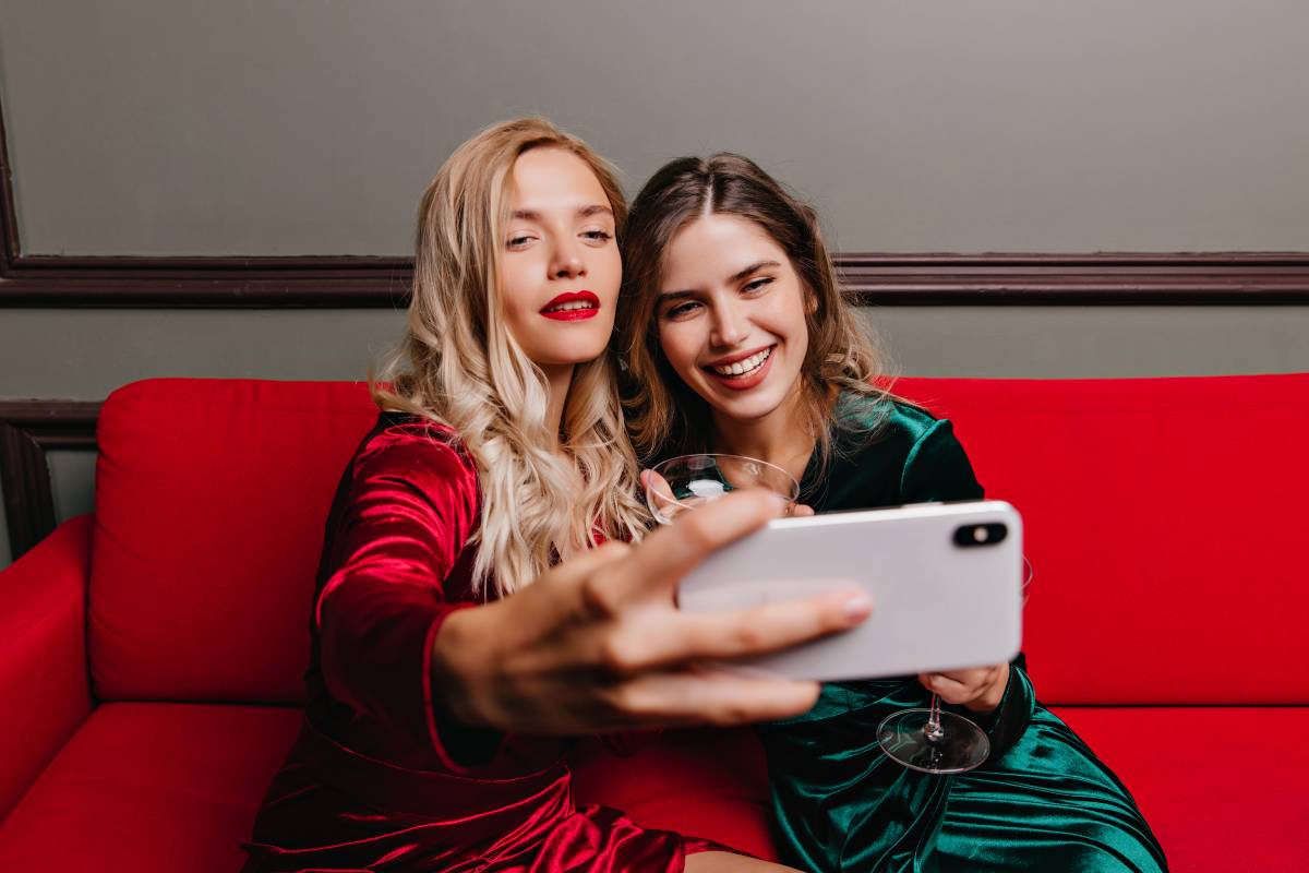 Watching live sports on IPTV in Dubai home