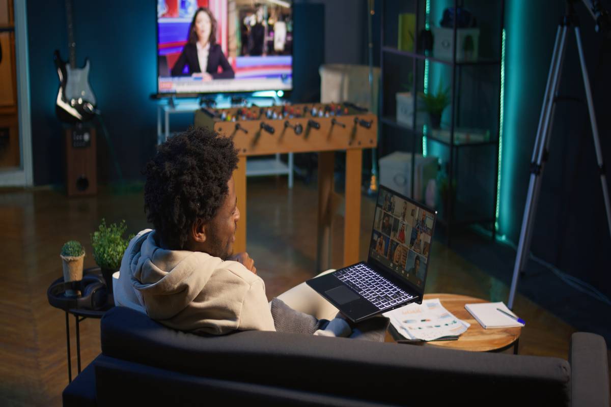 Watching live football on IPTV in Dubai