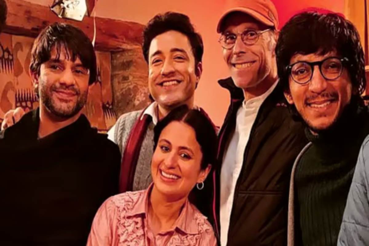 Intricate carvings and arches of Lord Curzon Ki Haveli showcase history.