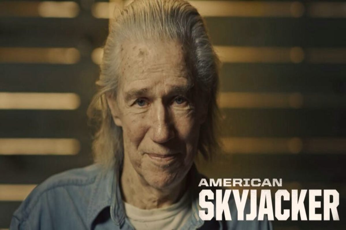 The infamous American Skyjacker parachuting stunt.