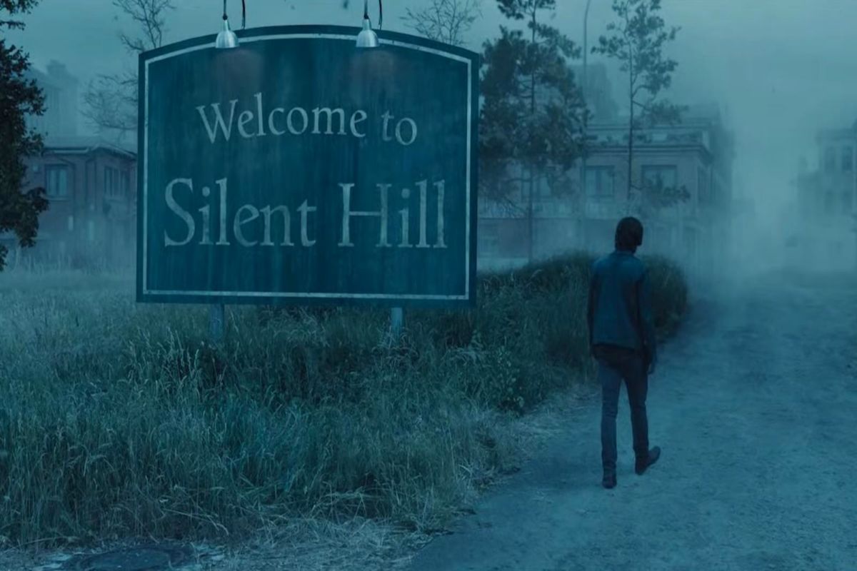 Return to Silent Hill, shadowy town visuals.